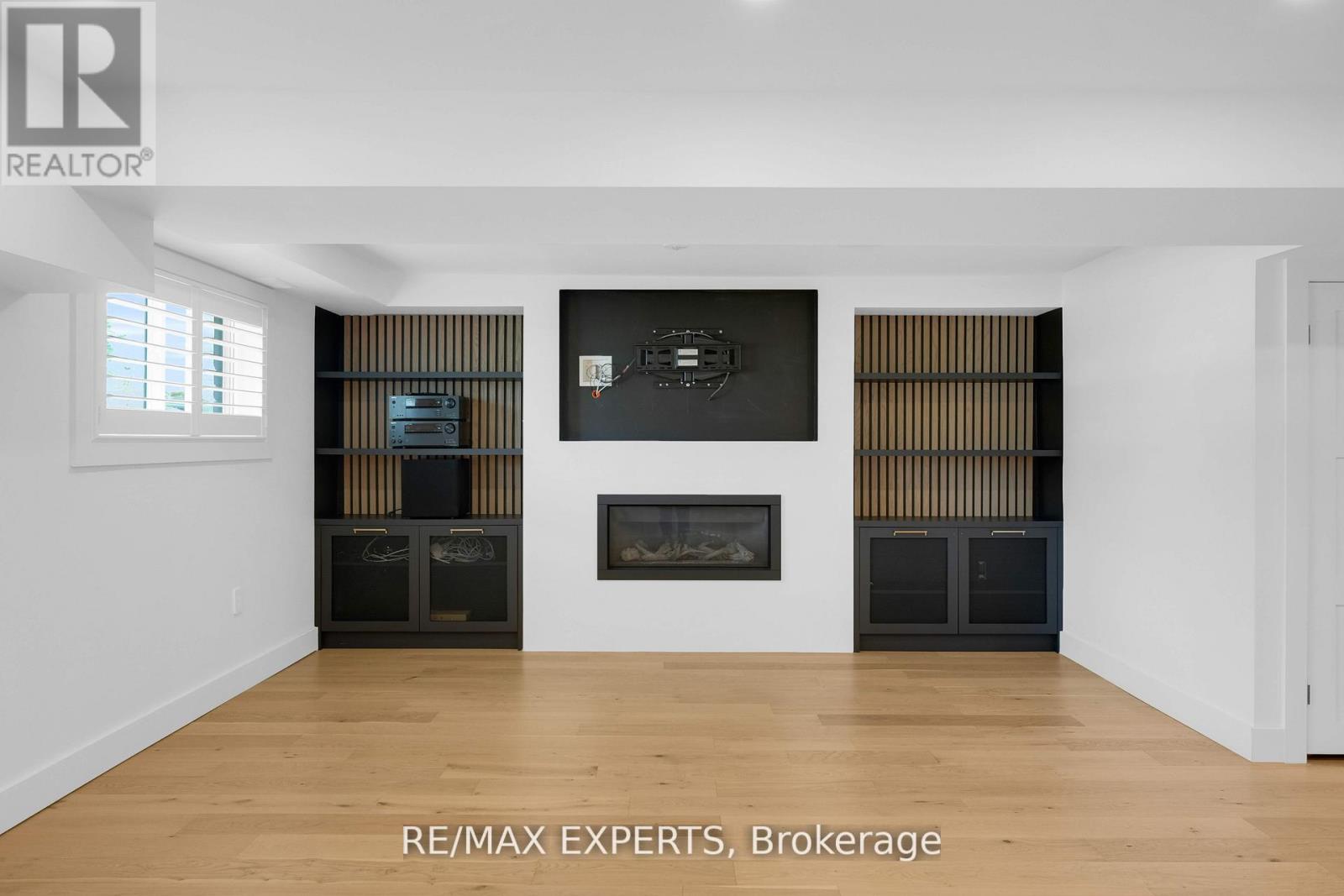 253 Spencer Avenue, Essa, Ontario  L0L 2N0 - Photo 31 - N12373943