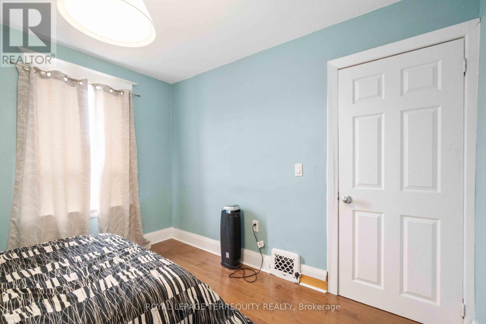 70 Rogers Road, Toronto, Ontario  M6E 1P1 - Photo 16 - C12336465