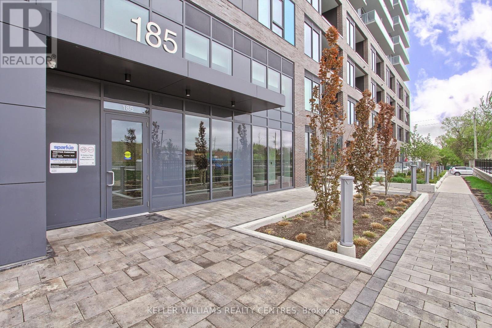 419 - 185 Deerfield Road, Newmarket, Ontario  L3Y 0G7 - Photo 2 - N12373989