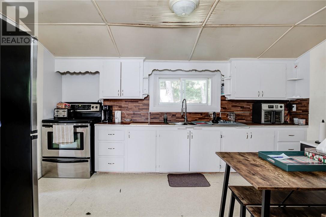 Property at 149 Somerset Street image 3