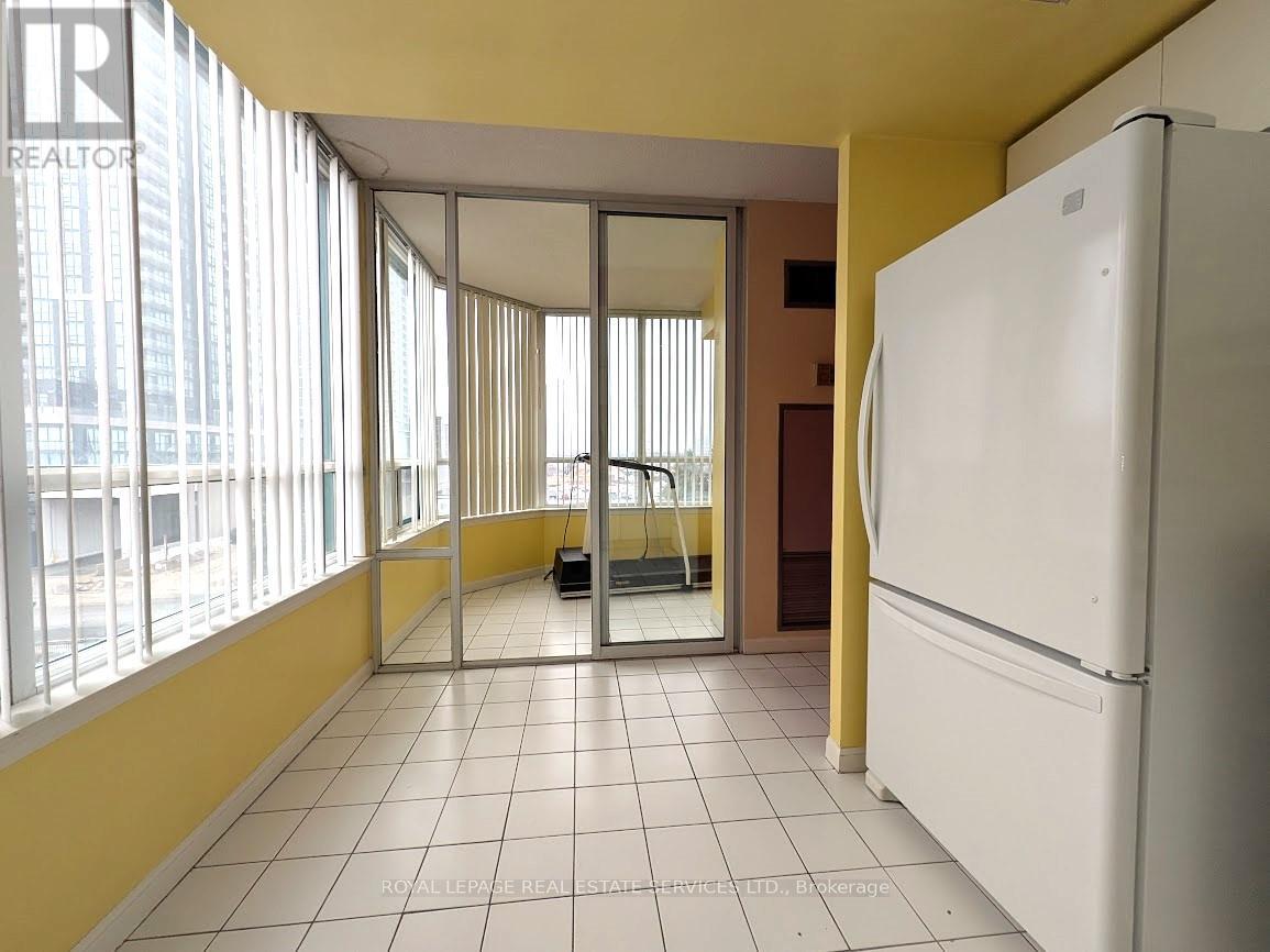 510 - 550 Webb Drive, Mississauga, Ontario  L5B 3Y4 - Photo 11 - W12373631