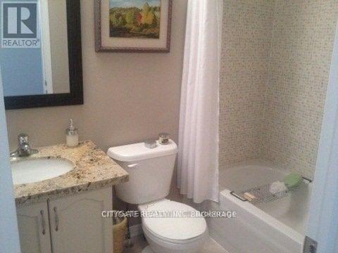 7133 Triumph Lane, Mississauga, Ontario  L5N 0C5 - Photo 3 - W12373961