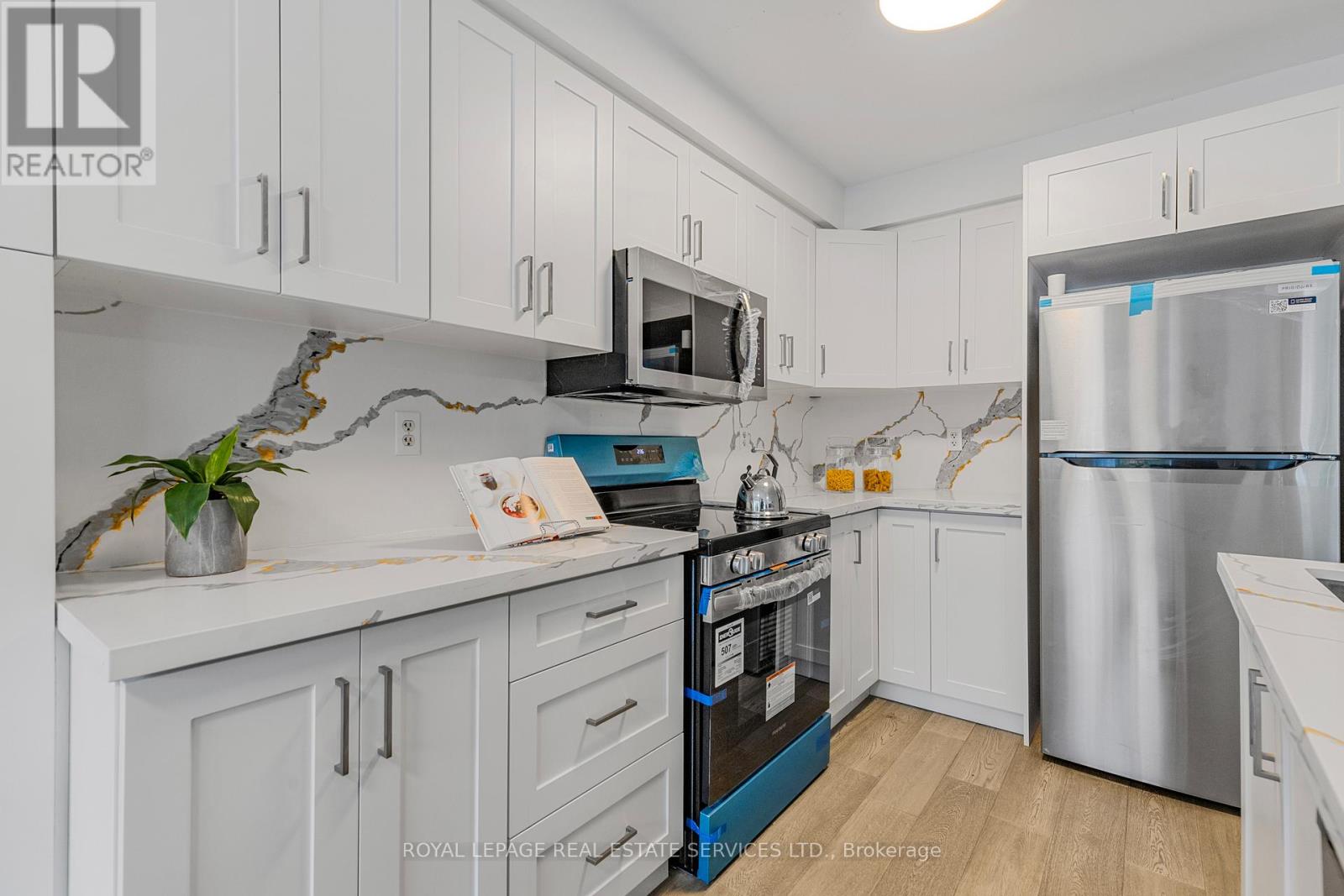2425 Postmaster Drive, Oakville, Ontario  L6M 0J2 - Photo 17 - W12373968
