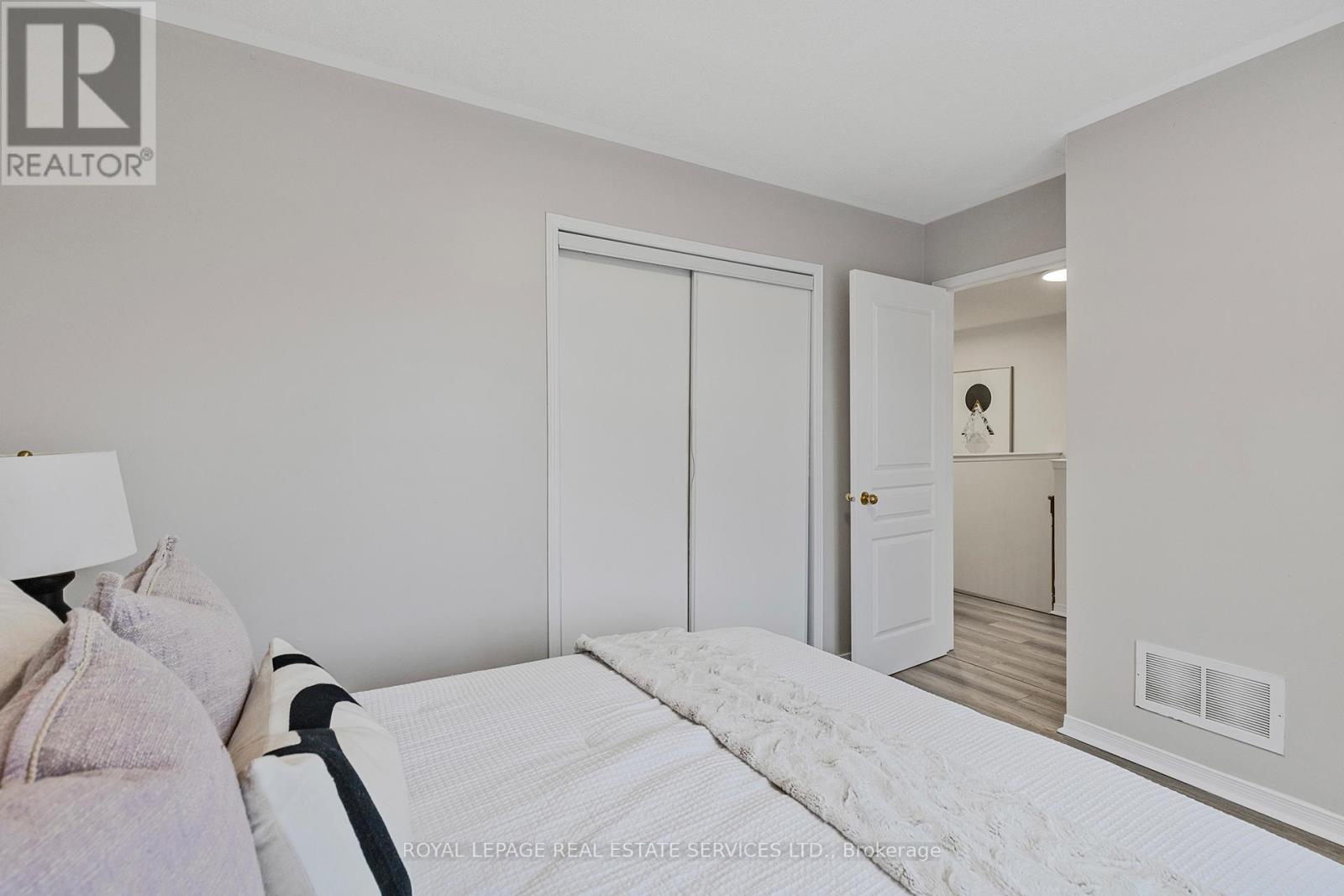 2425 Postmaster Drive, Oakville, Ontario  L6M 0J2 - Photo 30 - W12373968