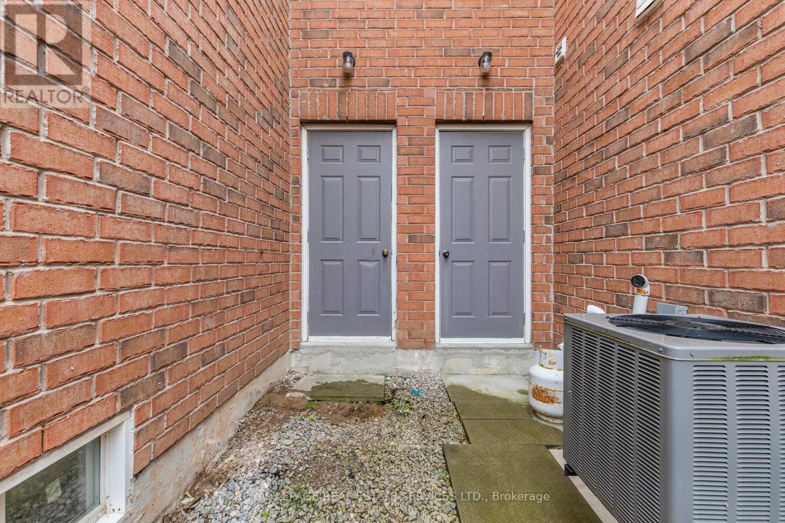 2425 Postmaster Drive, Oakville, Ontario  L6M 0J2 - Photo 43 - W12373968
