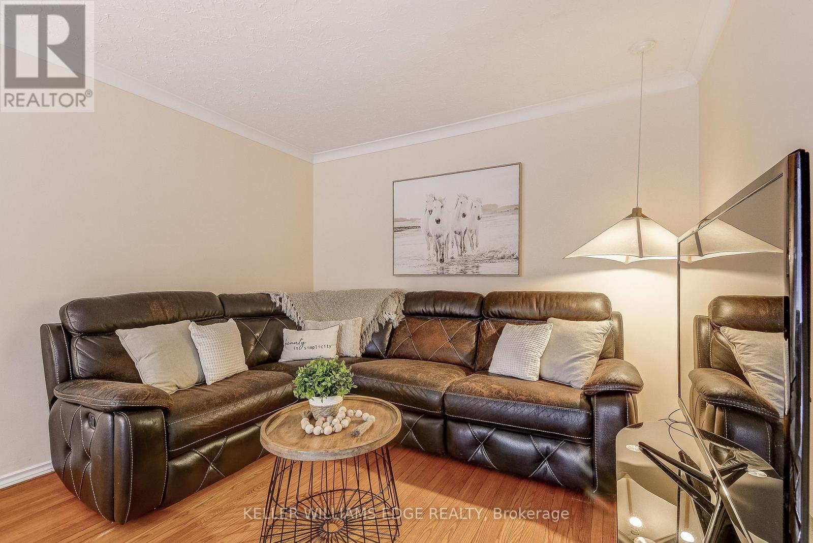 1470 Fisher Avenue, Burlington (Mountainside), Ontario  L7P 2L8 - Photo 4 - W12374007
