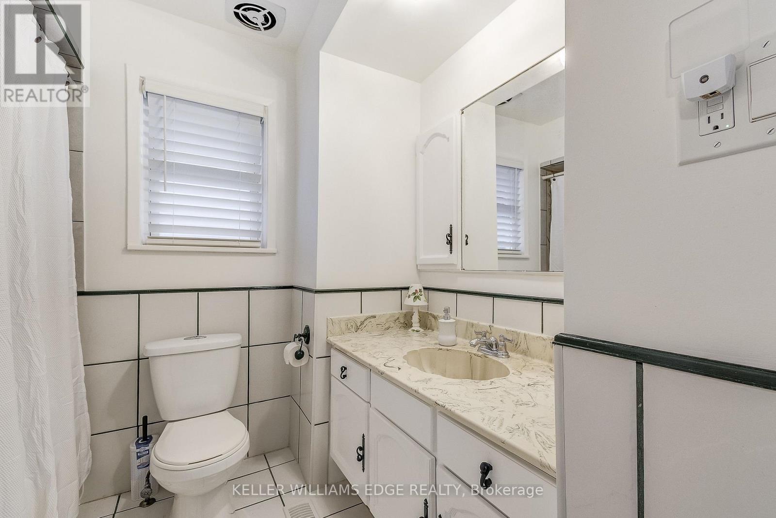 1470 Fisher Avenue, Burlington (Mountainside), Ontario  L7P 2L8 - Photo 6 - W12374007
