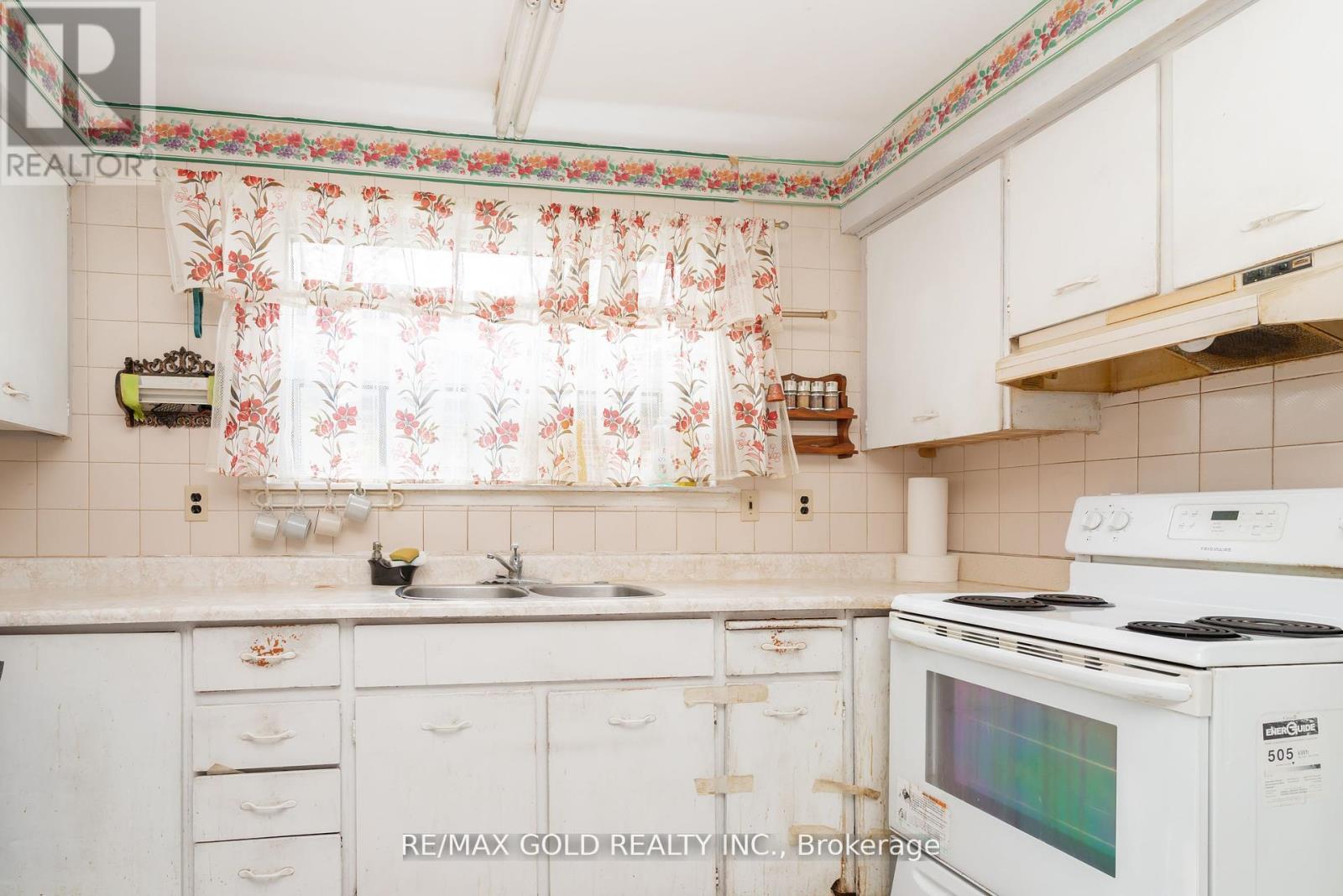 1 Dartnell Place, Brampton, Ontario  L6T 1P3 - Photo 14 - W12374033