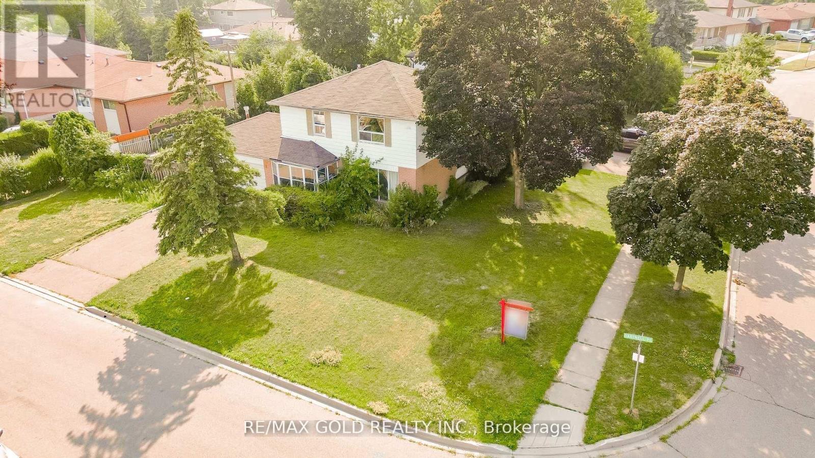 1 Dartnell Place, Brampton, Ontario  L6T 1P3 - Photo 2 - W12374033
