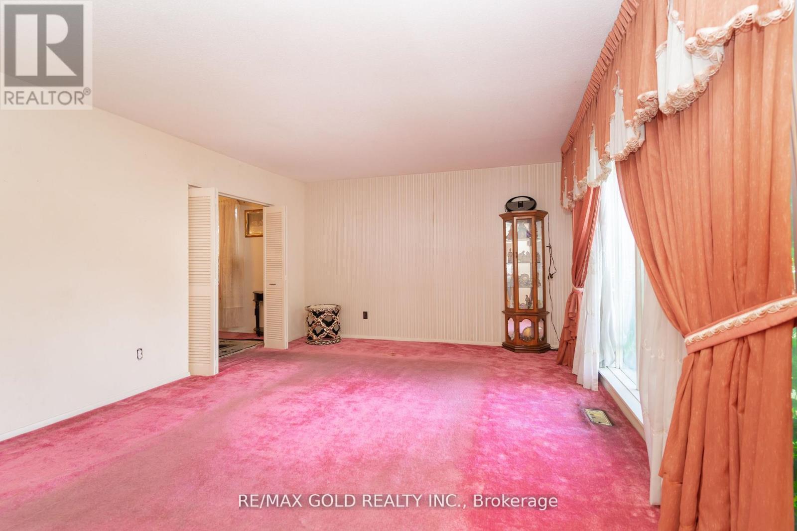 1 Dartnell Place, Brampton, Ontario  L6T 1P3 - Photo 6 - W12374033