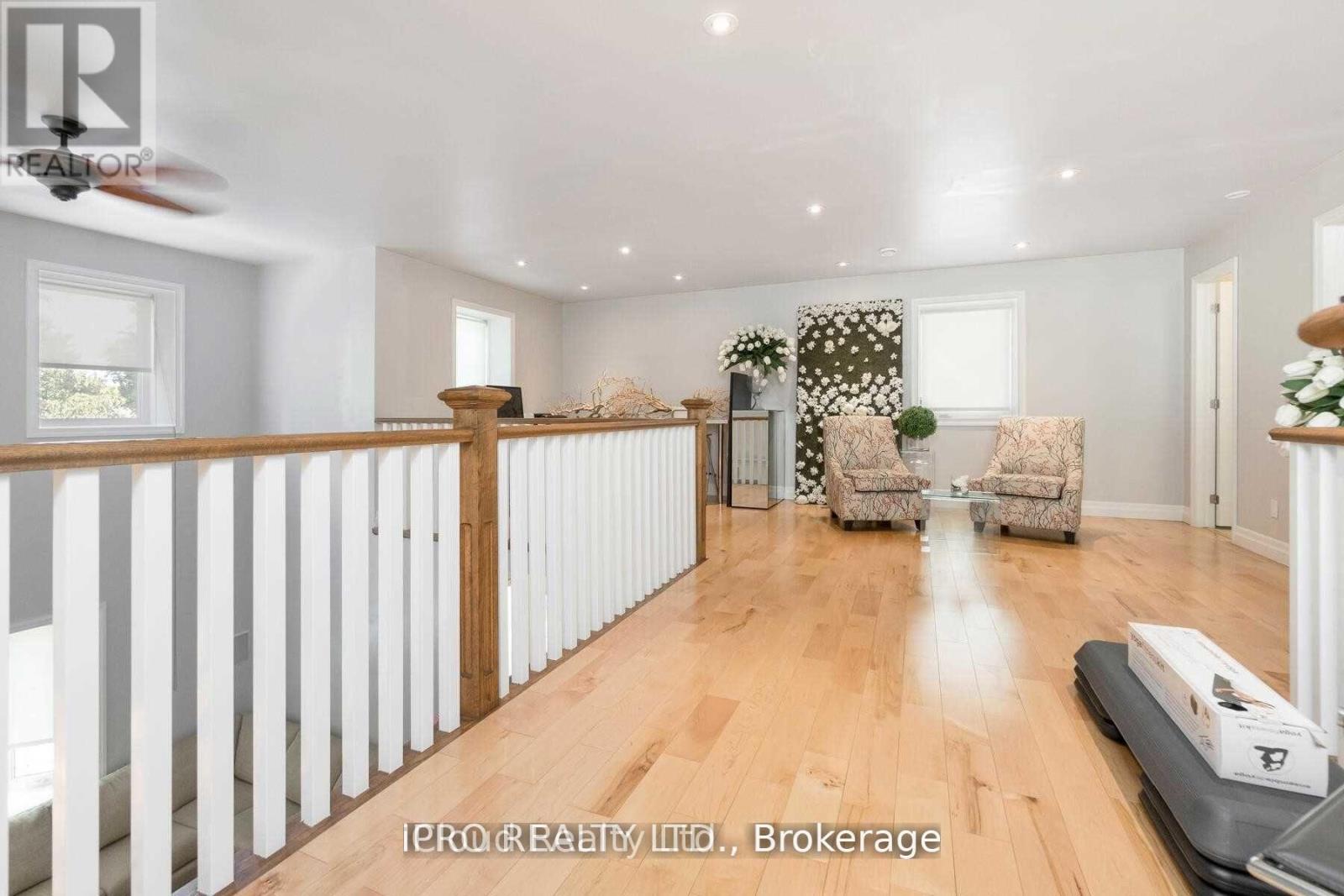18 Sunset Boulevard, Brampton, Ontario  L6X 1W8 - Photo 22 - W12374035