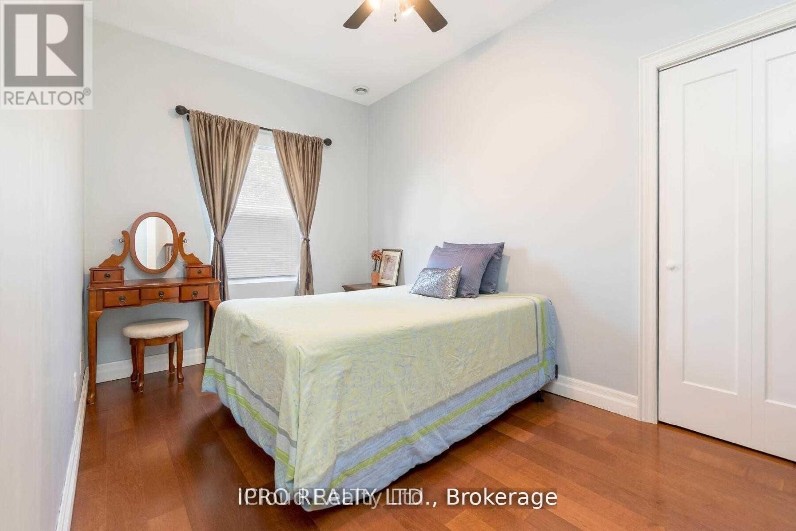 18 Sunset Boulevard, Brampton, Ontario  L6X 1W8 - Photo 24 - W12374035