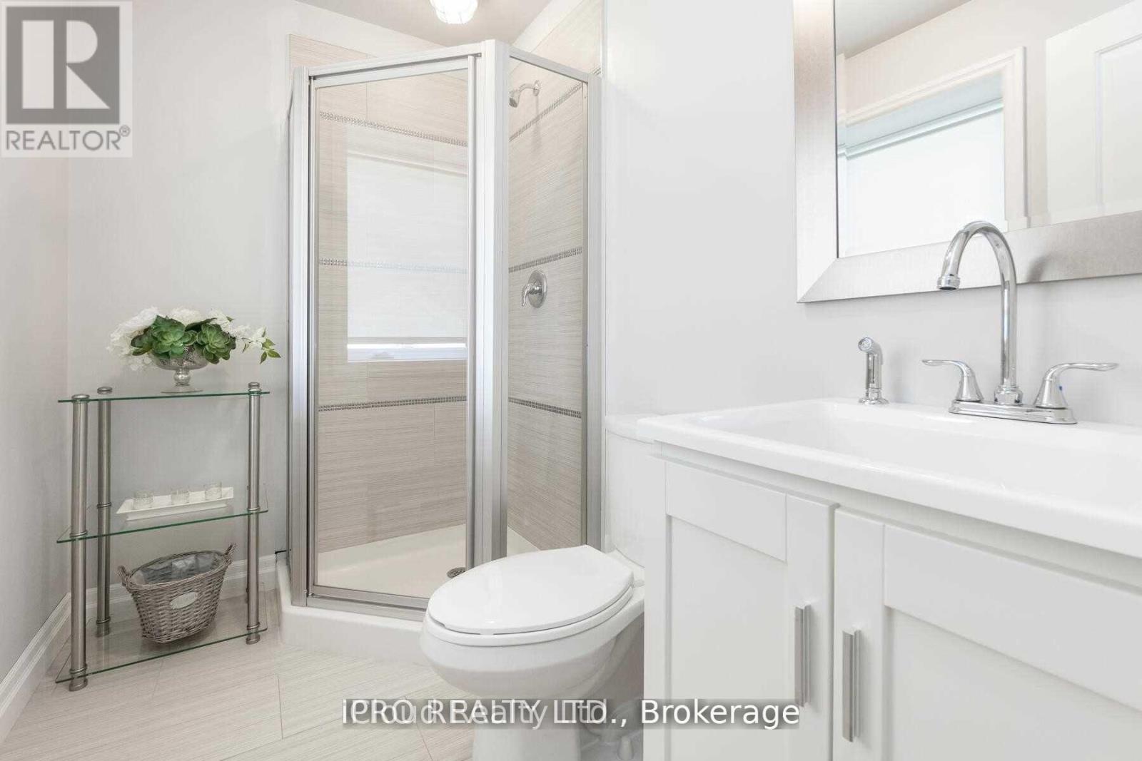 18 Sunset Boulevard, Brampton, Ontario  L6X 1W8 - Photo 28 - W12374035