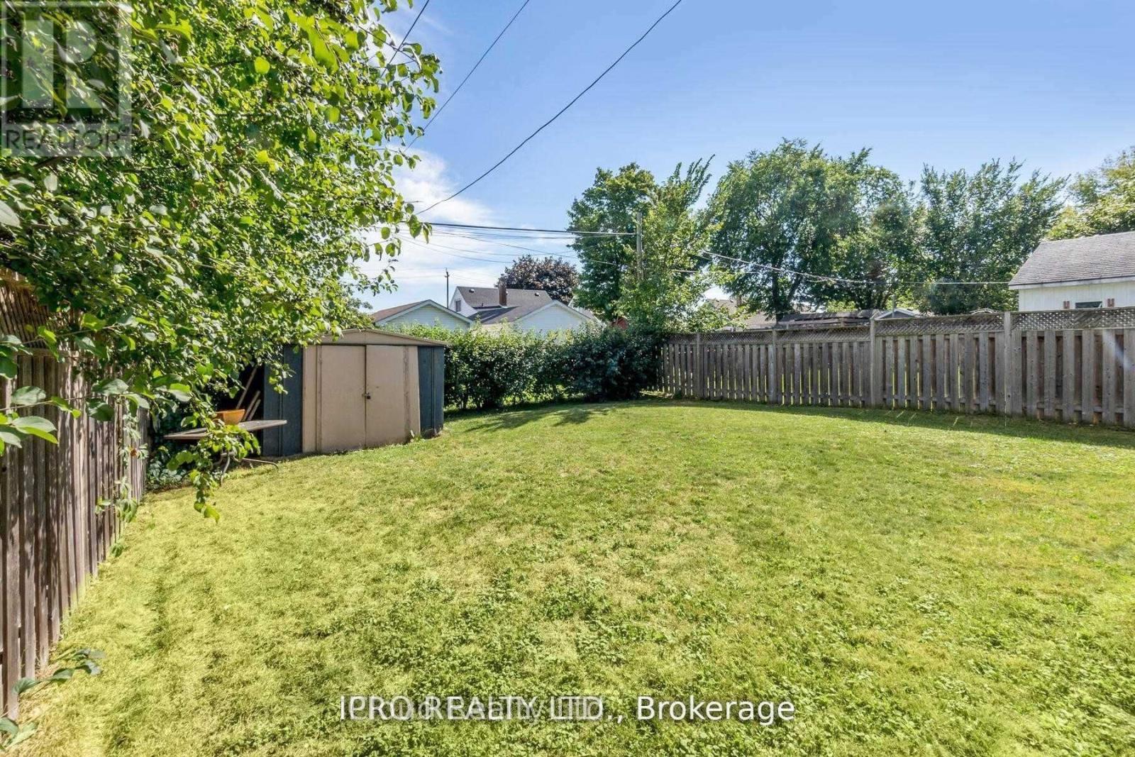18 Sunset Boulevard, Brampton, Ontario  L6X 1W8 - Photo 31 - W12374035