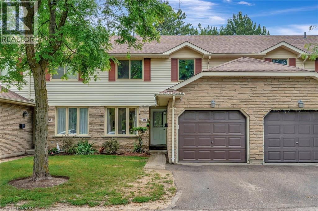 Property at 476 KINGSCOURT Drive Unit# 19 image 2