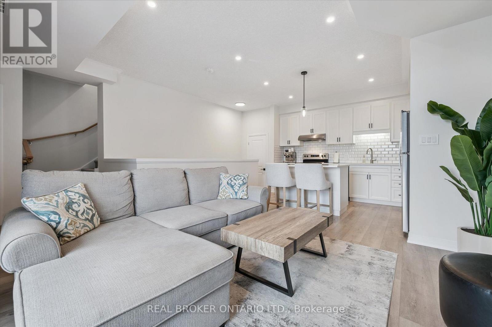35 - 142 Foamflower Place, Waterloo, Ontario  N2V 0J1 - Photo 11 - X12373471