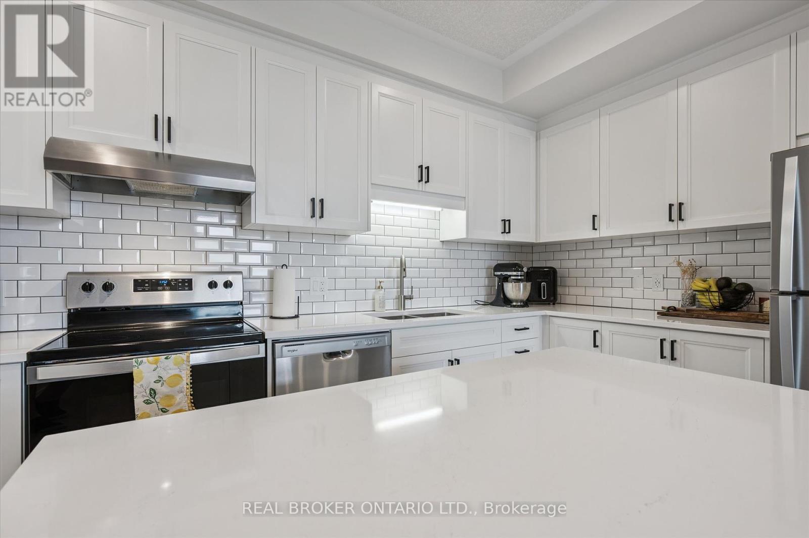 35 - 142 Foamflower Place, Waterloo, Ontario  N2V 0J1 - Photo 13 - X12373471