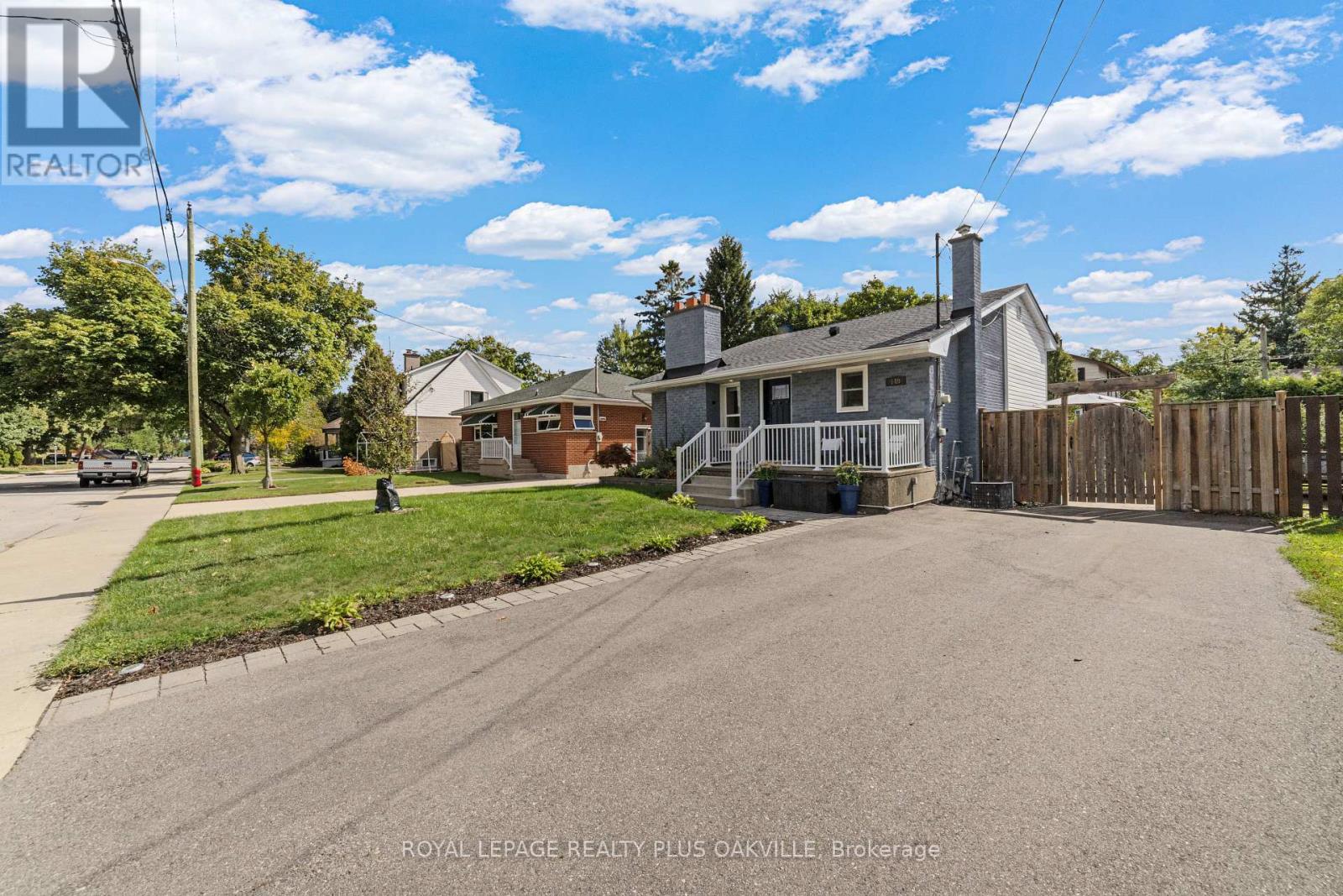 149 West 32nd Street, Hamilton, Ontario  L9C 5H1 - Photo 2 - X12373960