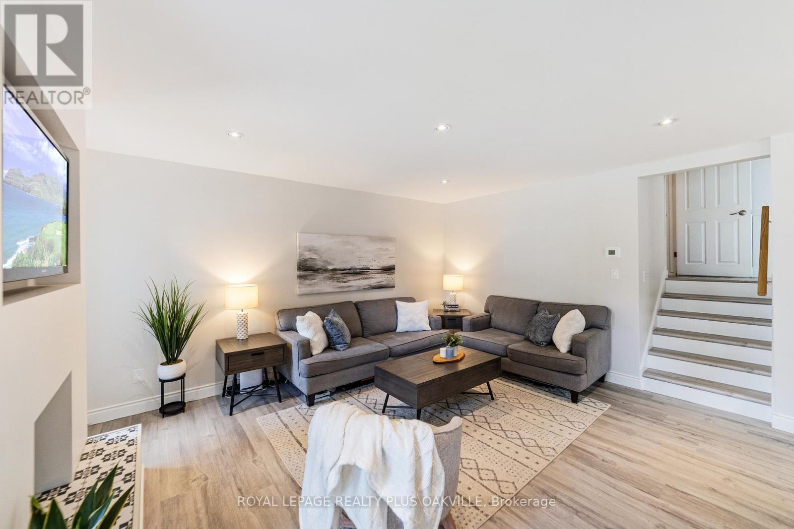 149 West 32nd Street, Hamilton, Ontario  L9C 5H1 - Photo 6 - X12373960