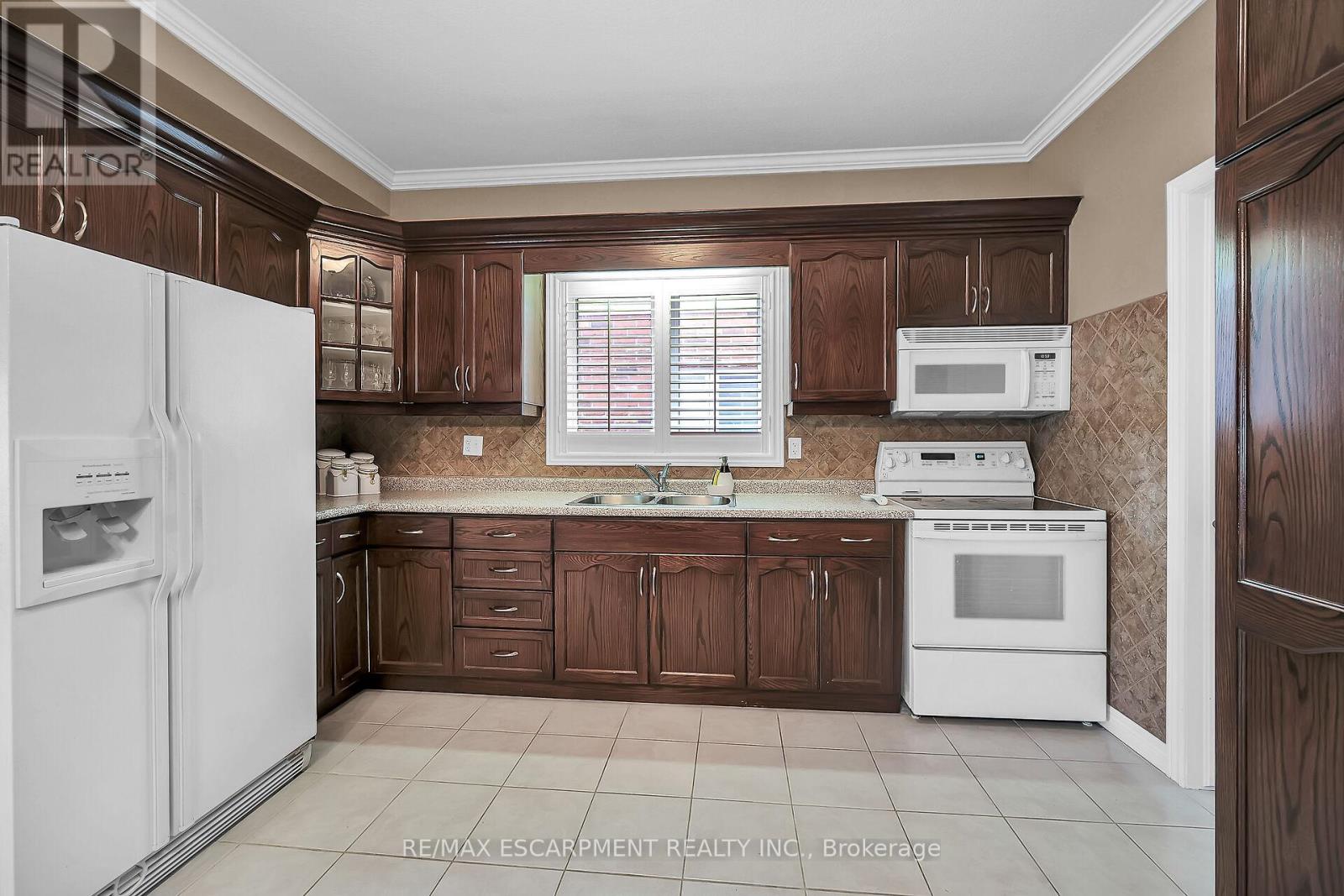 7 Kathleen Court, Hamilton, Ontario  L8T 5B1 - Photo 15 - X12374024