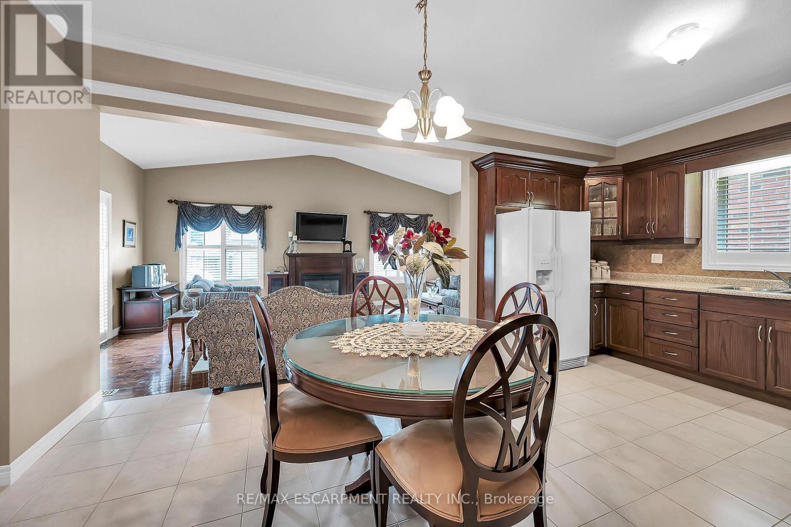 7 Kathleen Court, Hamilton, Ontario  L8T 5B1 - Photo 16 - X12374024