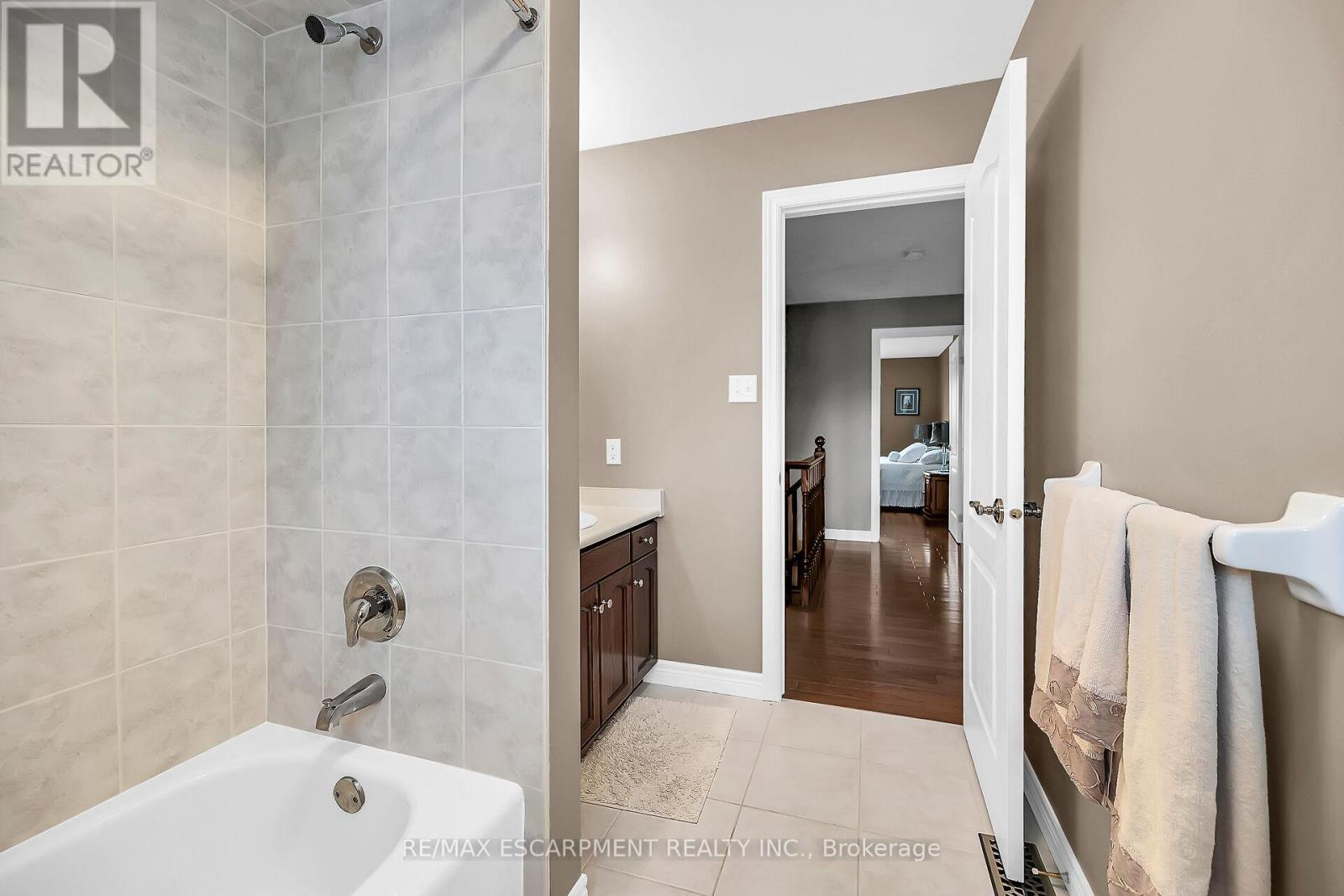 7 Kathleen Court, Hamilton, Ontario  L8T 5B1 - Photo 34 - X12374024