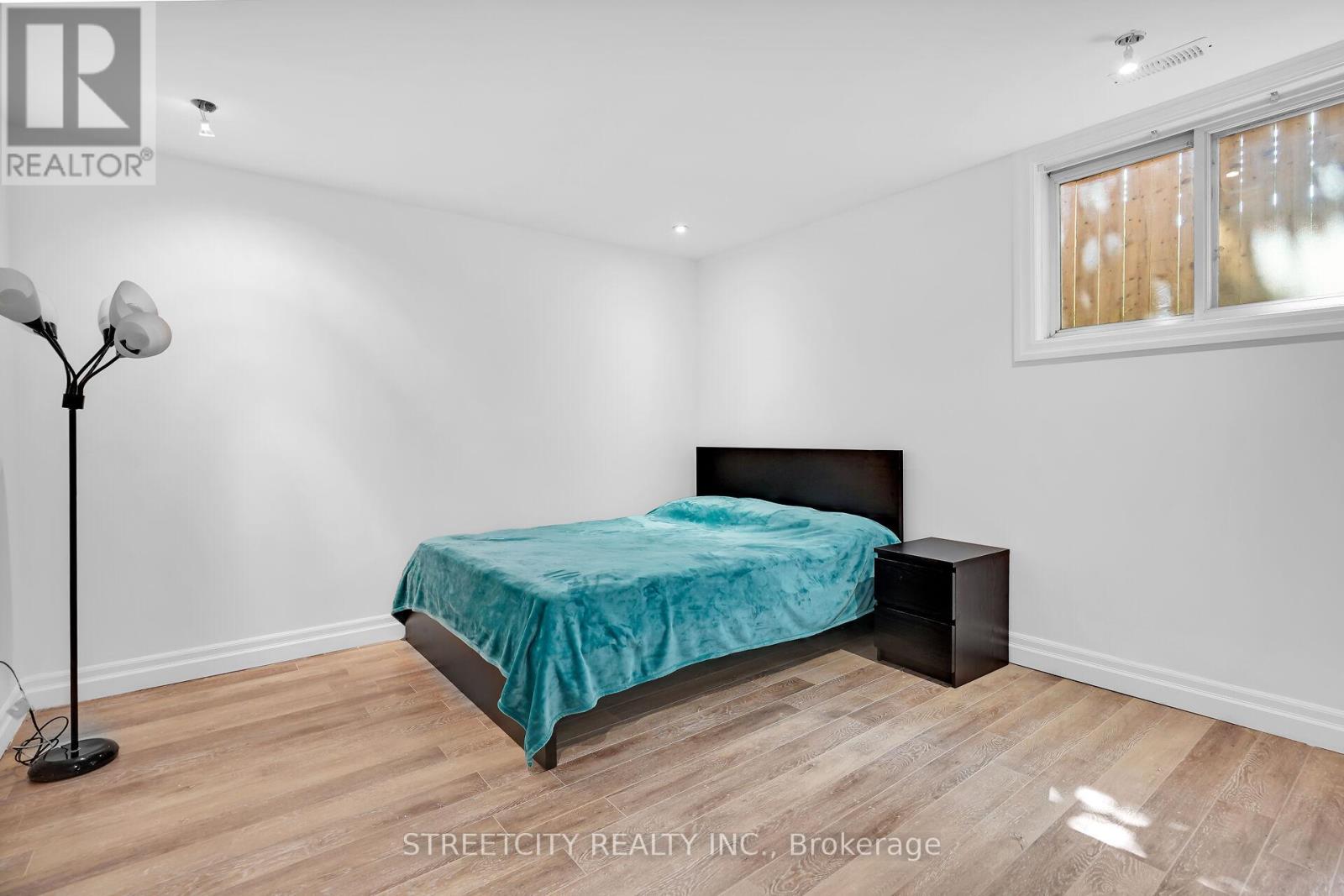15 Camden Road, London North, Ontario  N5X 2J8 - Photo 19 - X12374277