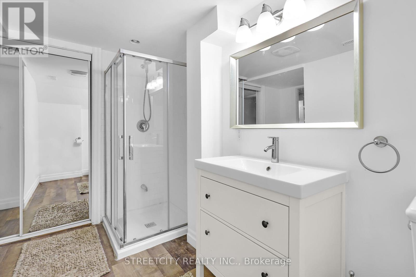 15 Camden Road, London North, Ontario  N5X 2J8 - Photo 21 - X12374277