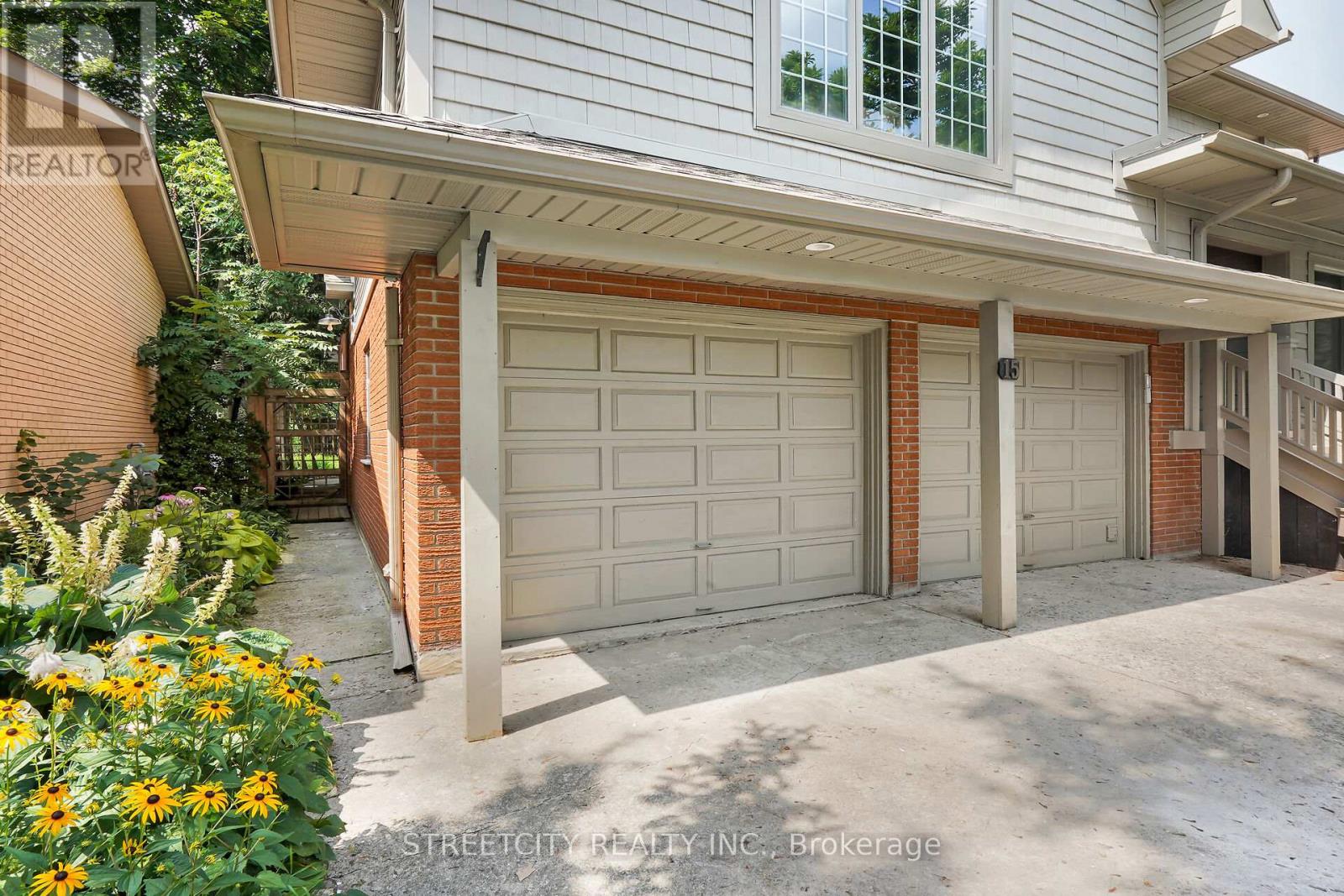 15 Camden Road, London North, Ontario  N5X 2J8 - Photo 6 - X12374277