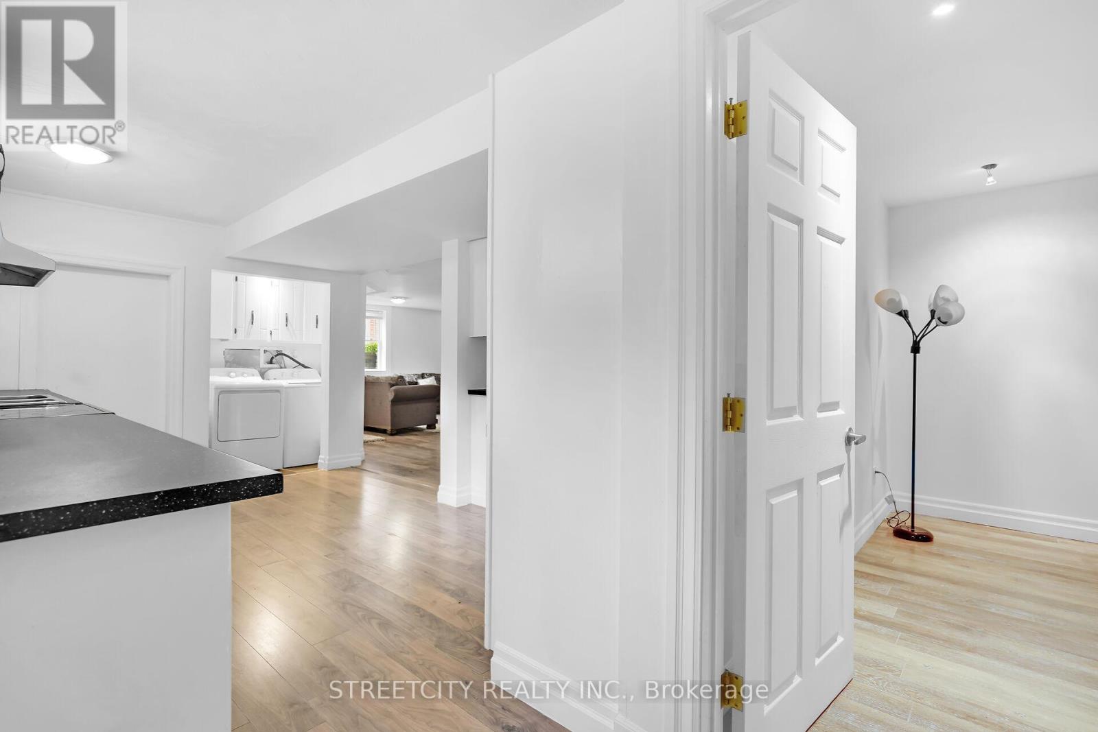 15 Camden Road, London North, Ontario  N5X 2J8 - Photo 8 - X12374277