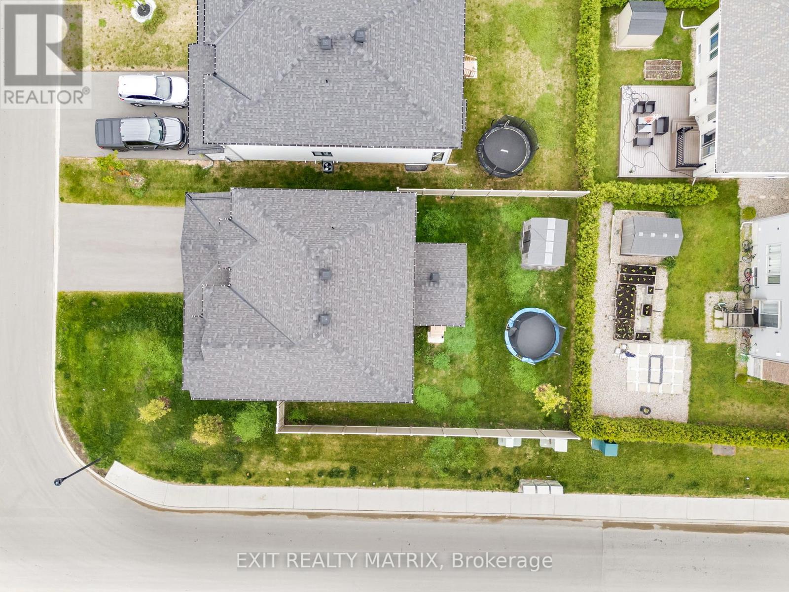 700 Namur Street, Russell, Ontario  K0A 1W0 - Photo 37 - X12374329