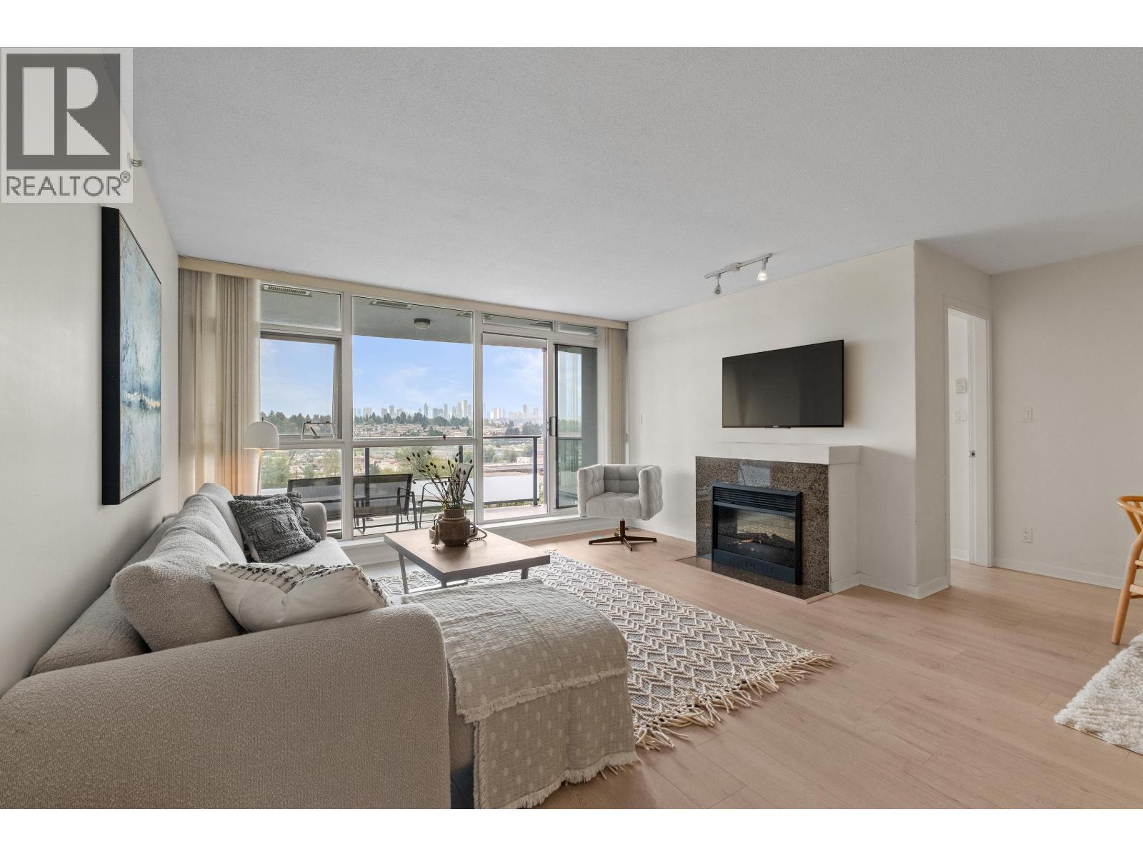 1204 2225 Holdom Avenue, Burnaby, British Columbia  V5B 0A1 - Photo 3 - R3041914