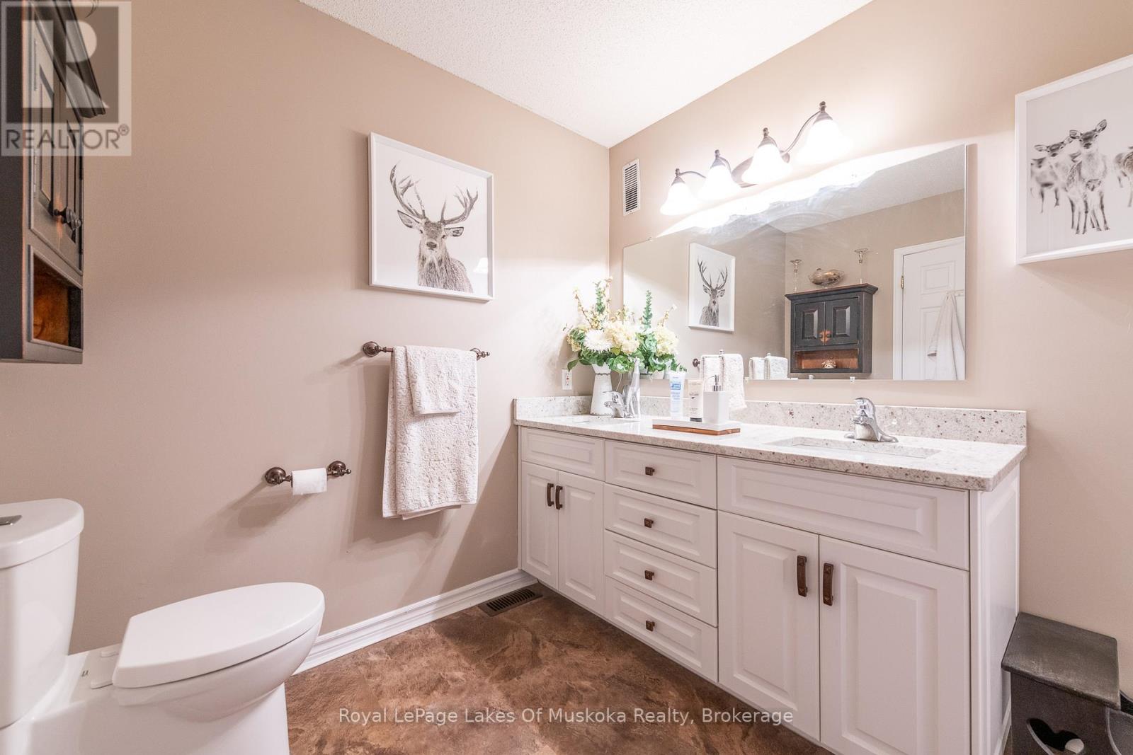 284 South Fairy Lake Road, Huntsville, Ontario  P1H 1R5 - Photo 19 - X12374260