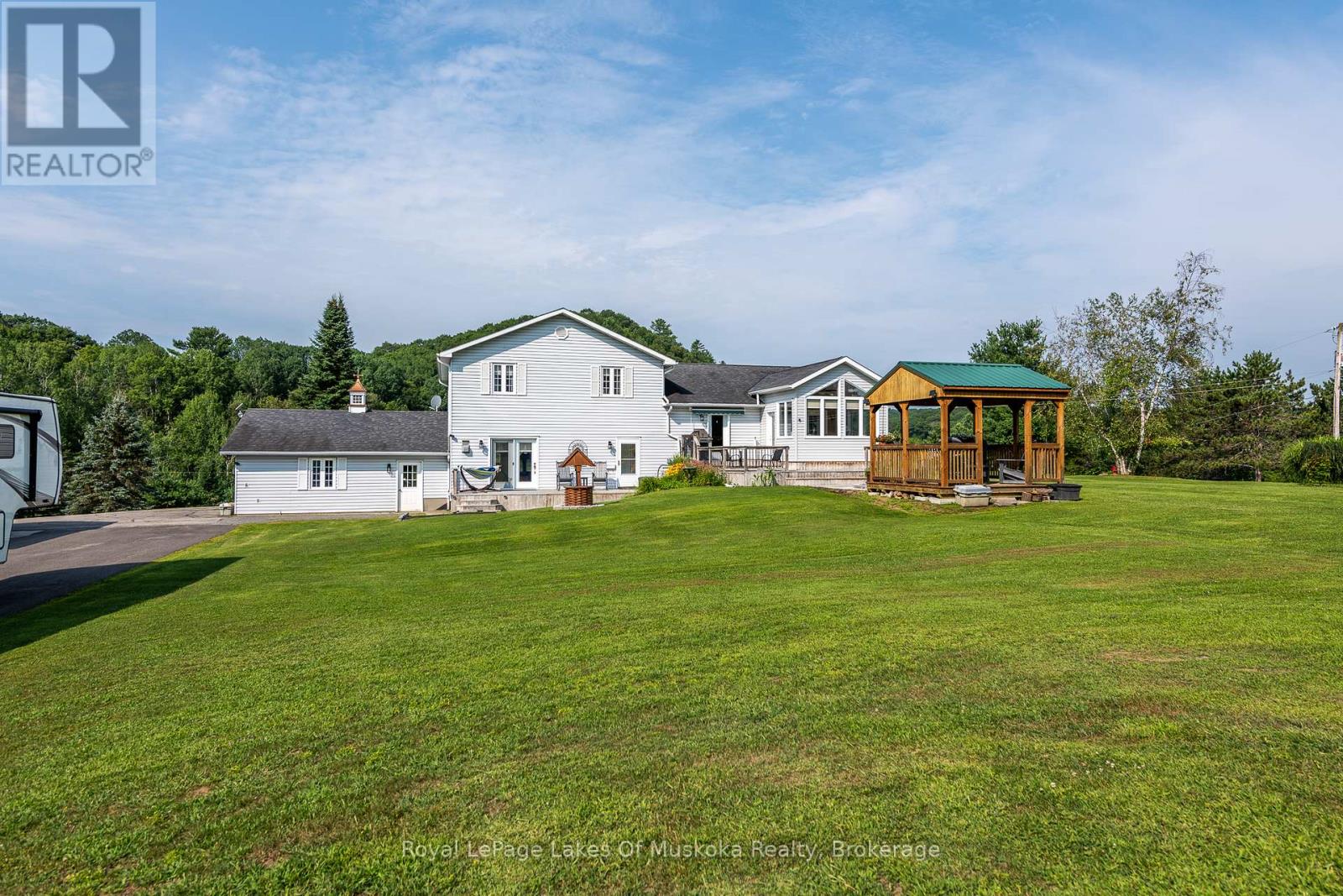 284 South Fairy Lake Road, Huntsville, Ontario  P1H 1R5 - Photo 40 - X12374260