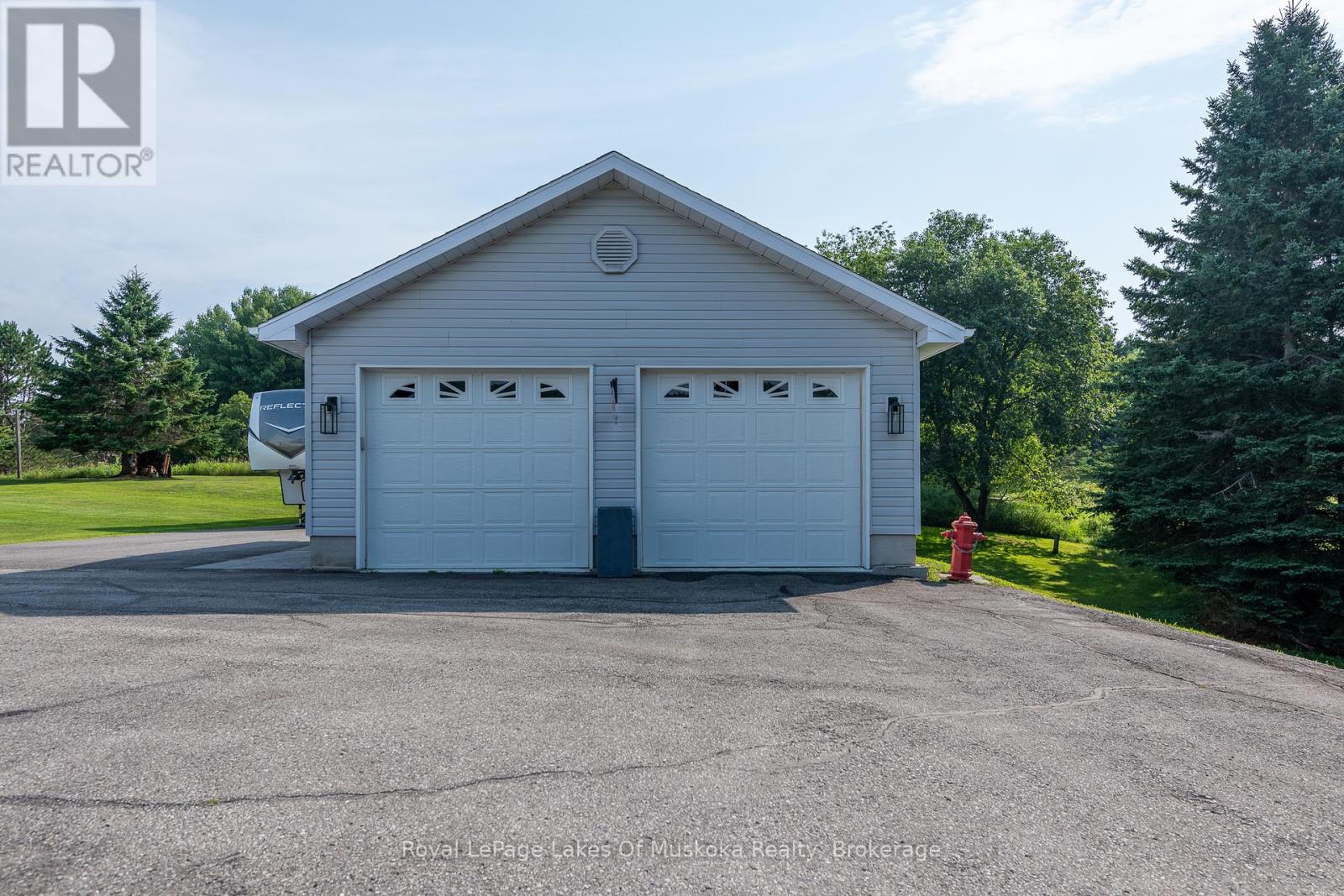 284 South Fairy Lake Road, Huntsville, Ontario  P1H 1R5 - Photo 44 - X12374260