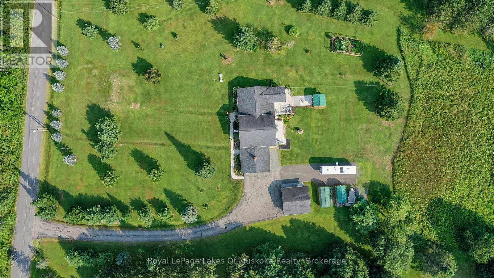 284 South Fairy Lake Road, Huntsville, Ontario  P1H 1R5 - Photo 47 - X12374260