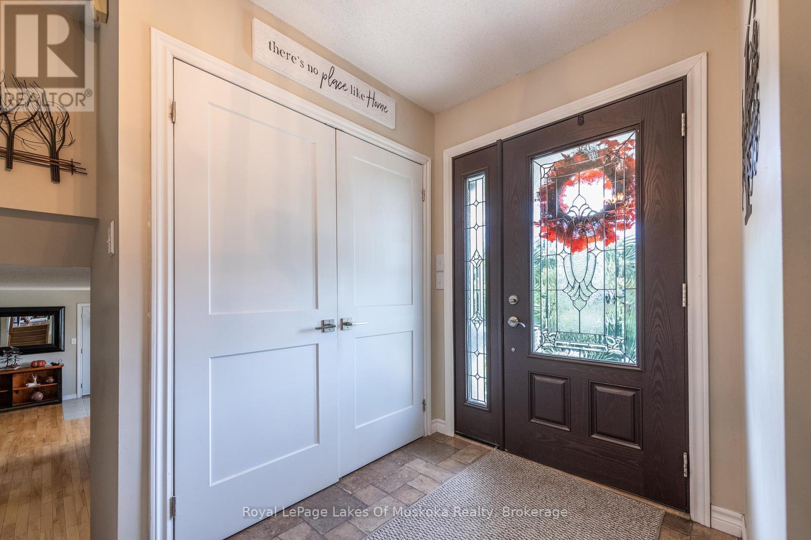 284 South Fairy Lake Road, Huntsville, Ontario  P1H 1R5 - Photo 5 - X12374260