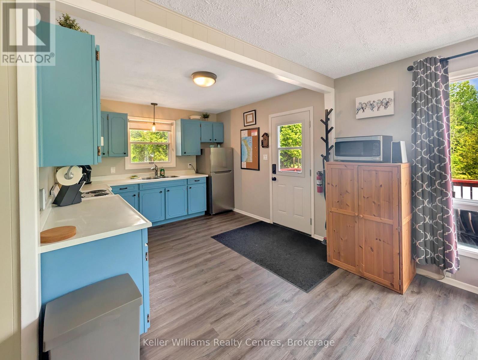 12 Pierce Street S, South Bruce Peninsula, Ontario  N0H 2T0 - Photo 12 - X12374267