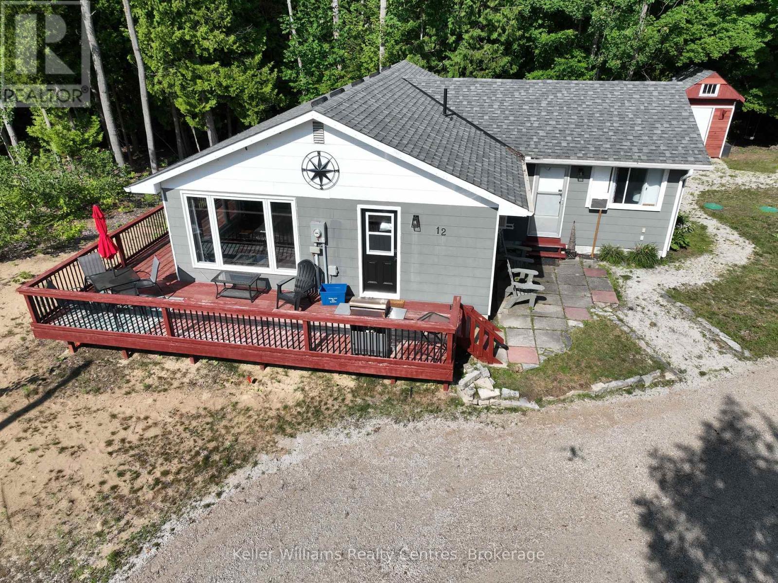12 Pierce Street S, South Bruce Peninsula, Ontario  N0H 2T0 - Photo 2 - X12374267