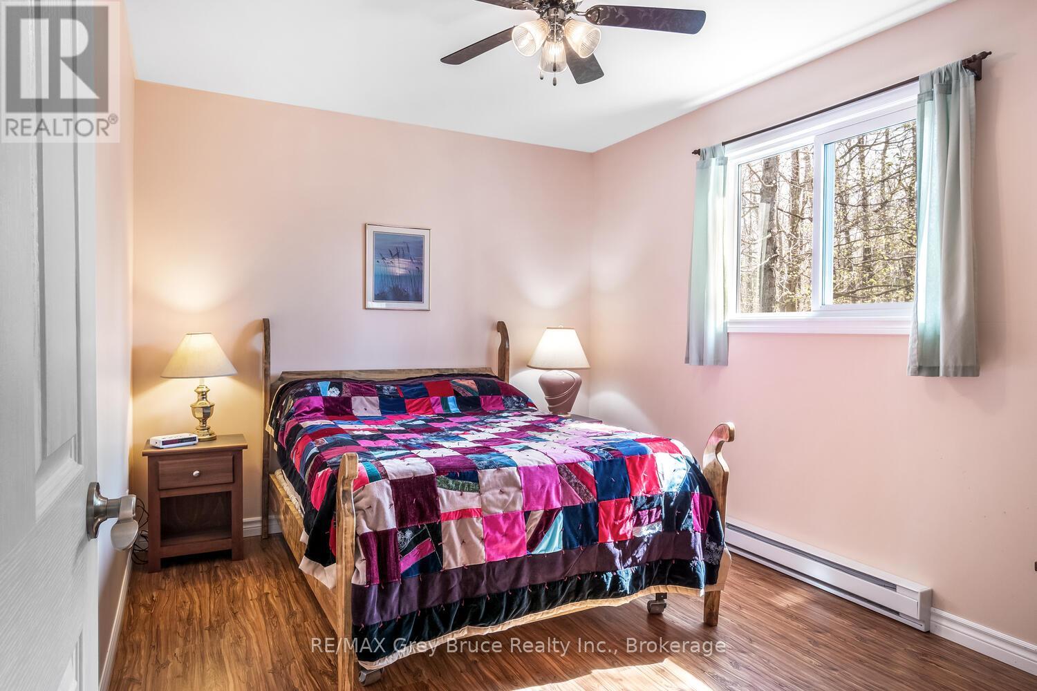 136 Maple Drive, Northern Bruce Peninsula, Ontario  N0H 1Z0 - Photo 9 - X12374291