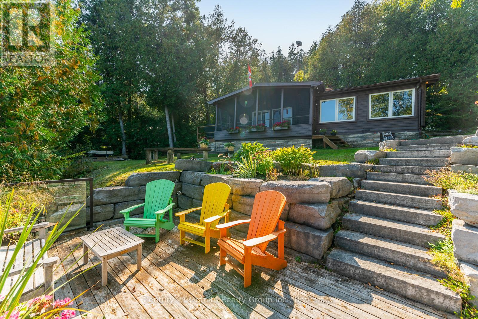 118 Griffin Drive, Kawartha Lakes, Ontario  K0M 1K0 - Photo 1 - X12374302