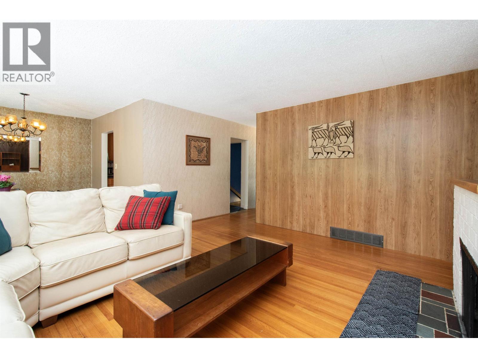 1852 Appin Road, North Vancouver, British Columbia  V7J 2T5 - Photo 6 - R3041897