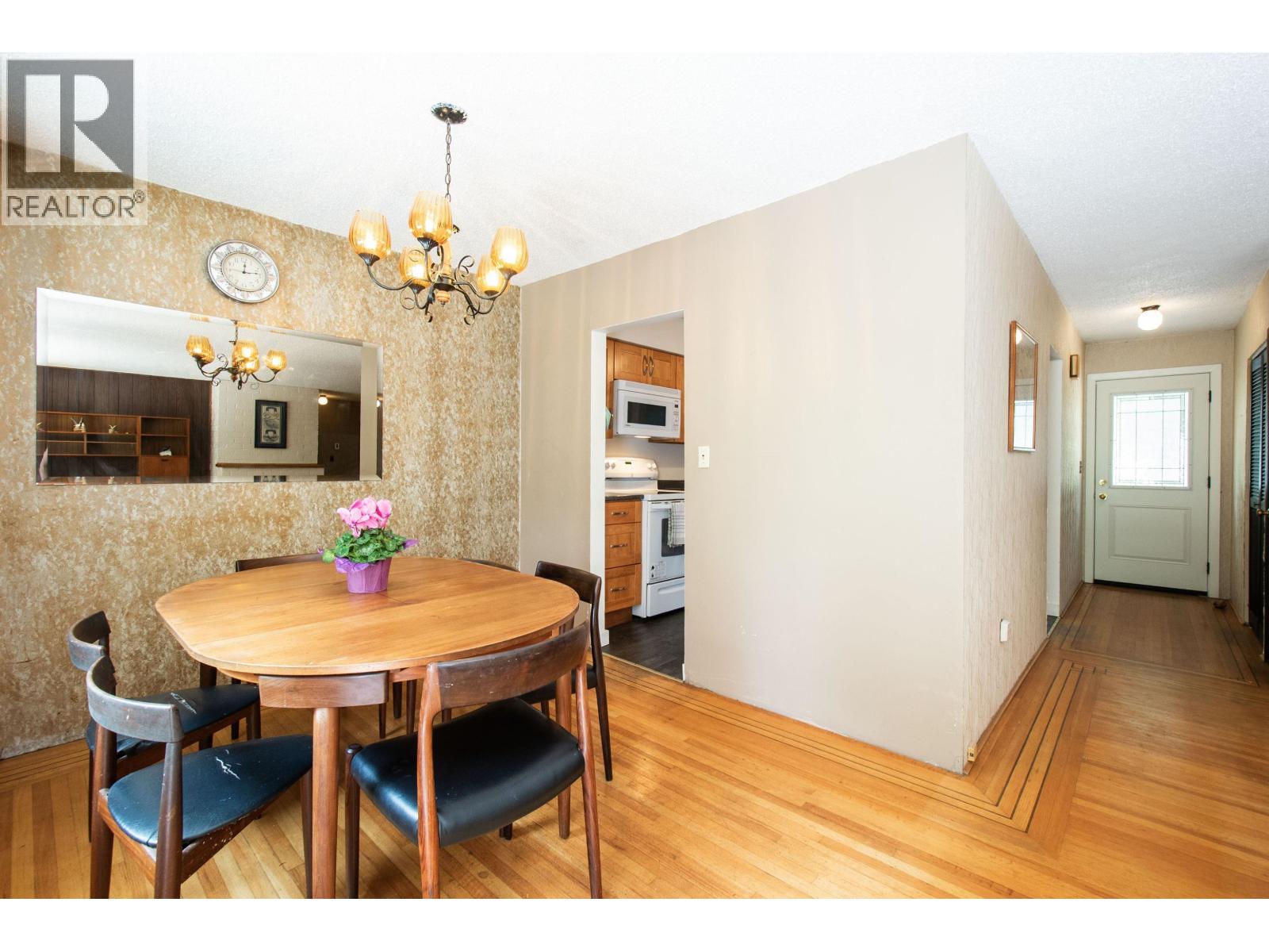 1852 Appin Road, North Vancouver, British Columbia  V7J 2T5 - Photo 8 - R3041897