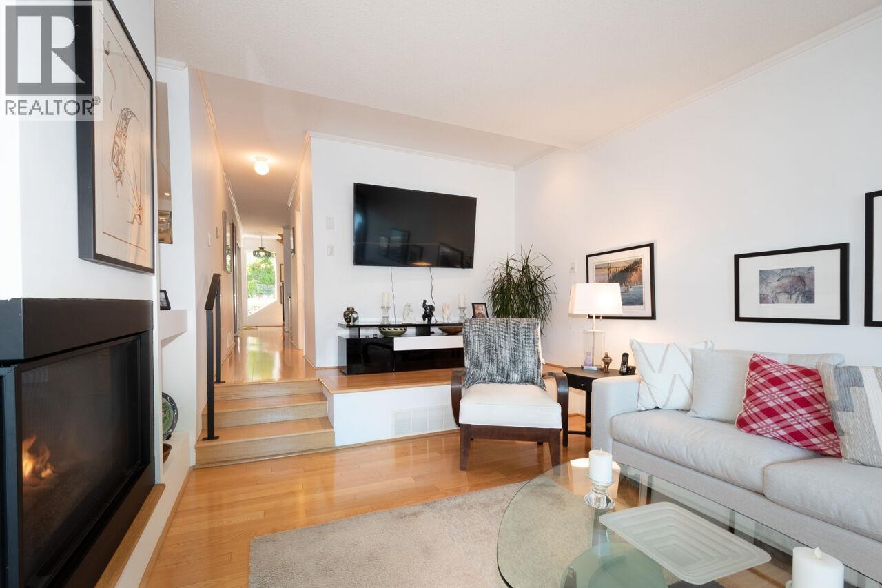 2564 Panorama Drive, North Vancouver, British Columbia  V7G 1V5 - Photo 8 - R3041898
