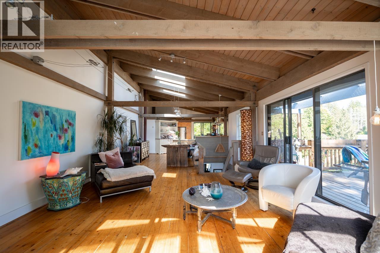 Property at 4477 STRATHCONA ROAD image 4