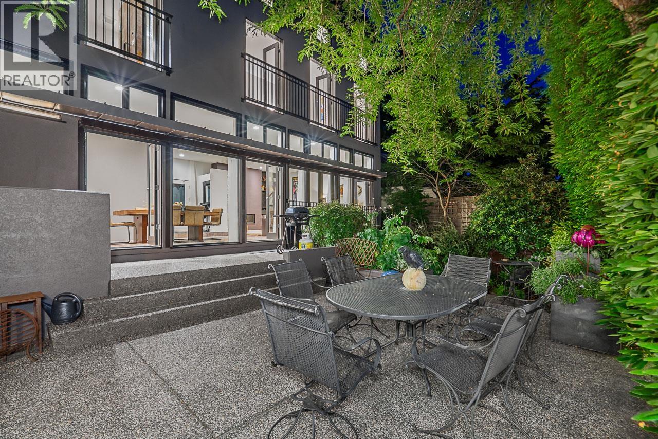 955 20TH STREET, West Vancouver, British Columbia