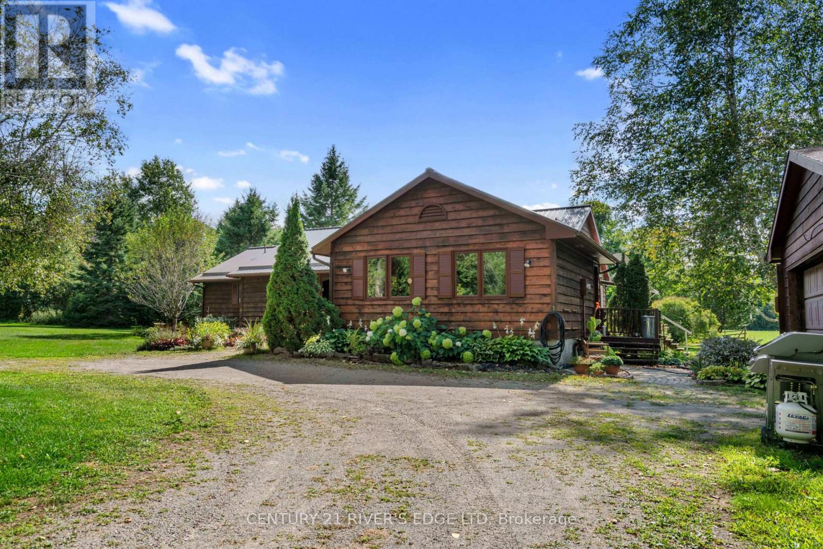 814 Plumhollow Road, Rideau Lakes, Ontario  K0E 1B0 - Photo 4 - X12374317