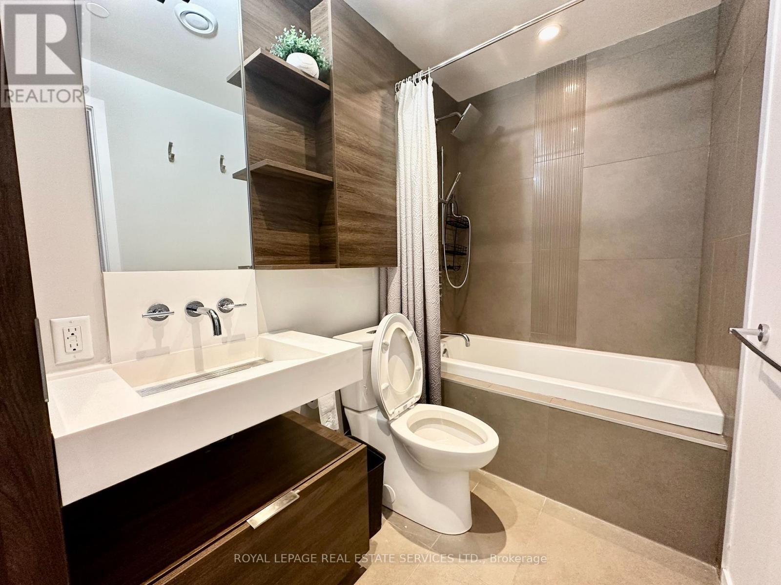 4501 - 5 St Joseph Street, Toronto, Ontario  M4Y 1J6 - Photo 14 - C12374045