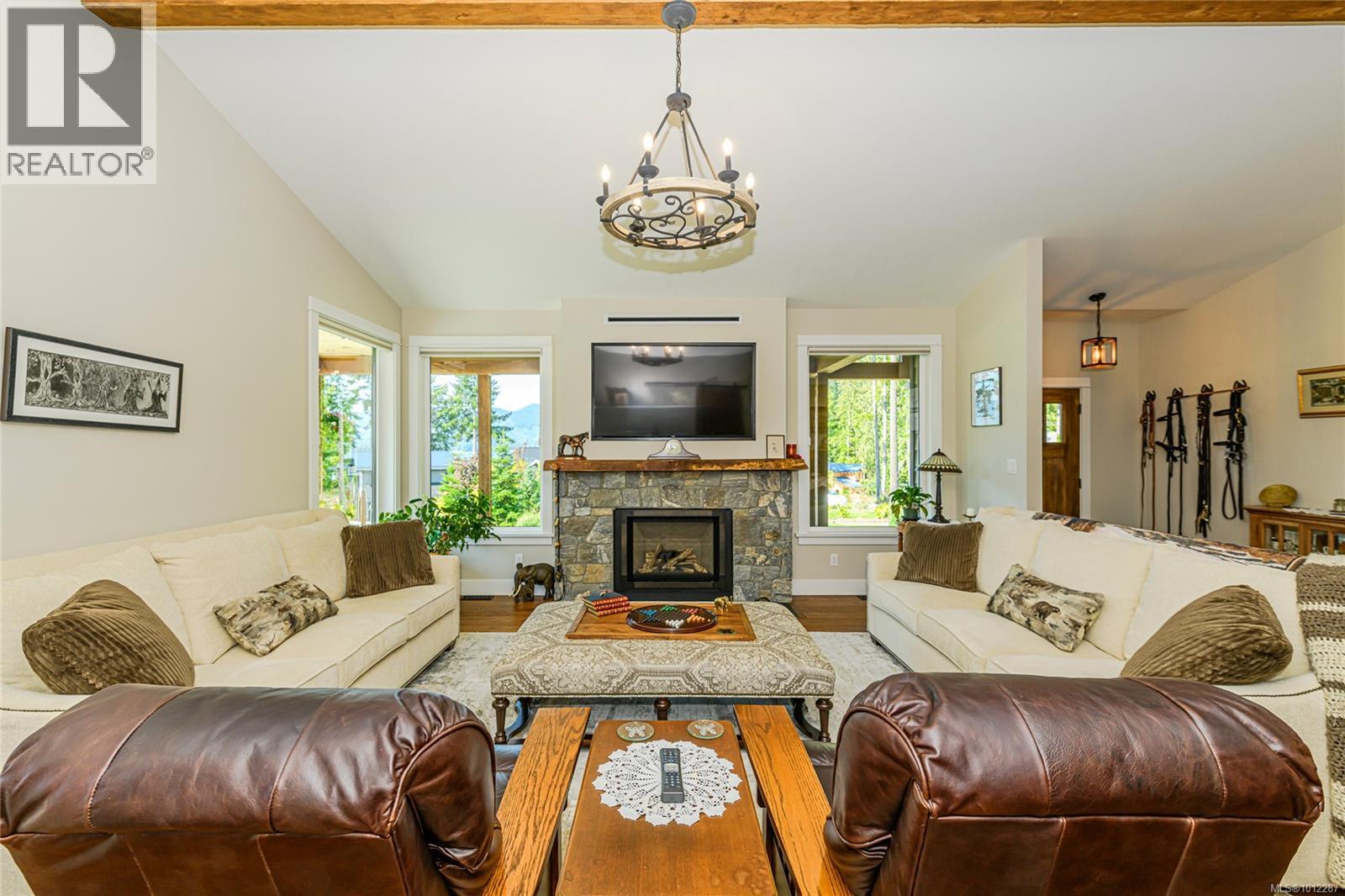 Property at 7375 Lakefront Dr image 5