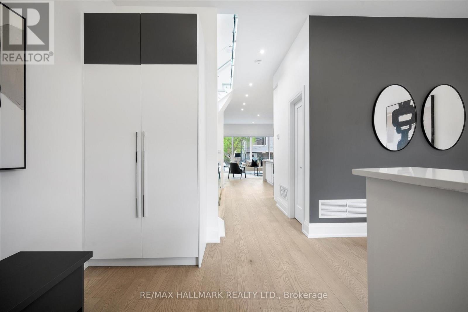 Property at 40 MANDERLEY DRIVE image 4
